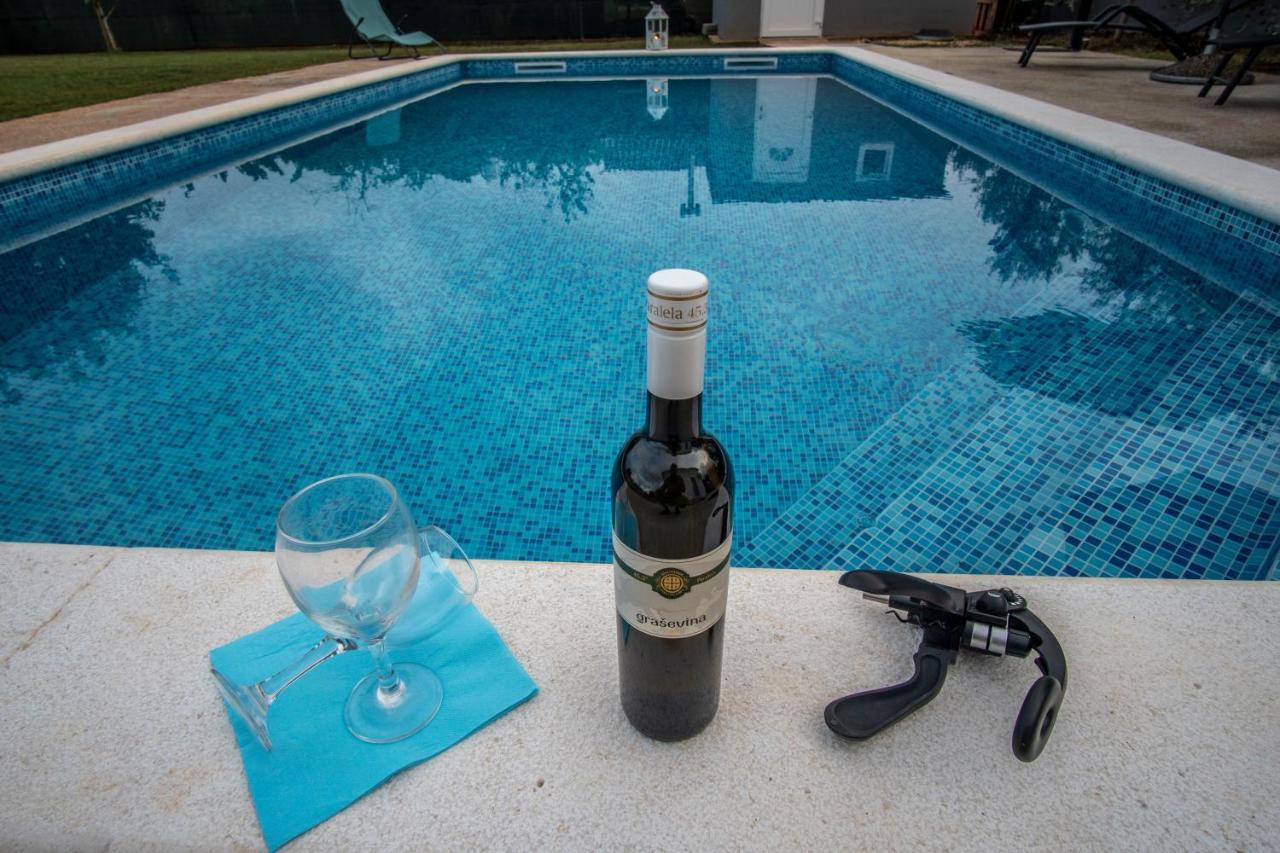 Kuca Za Odmor Lilly Villa Pula Buitenkant foto