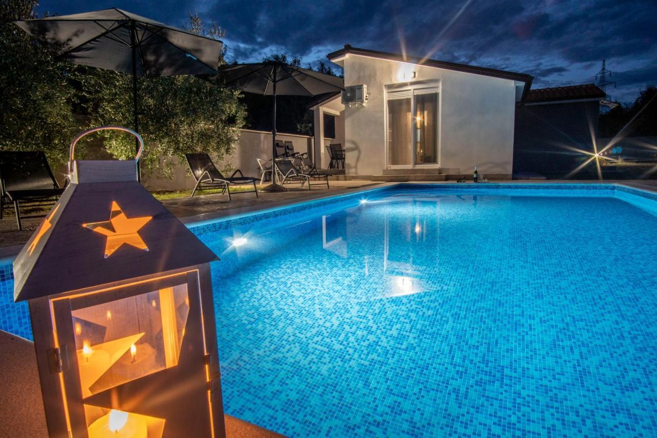 Kuca Za Odmor Lilly Villa Pula Buitenkant foto