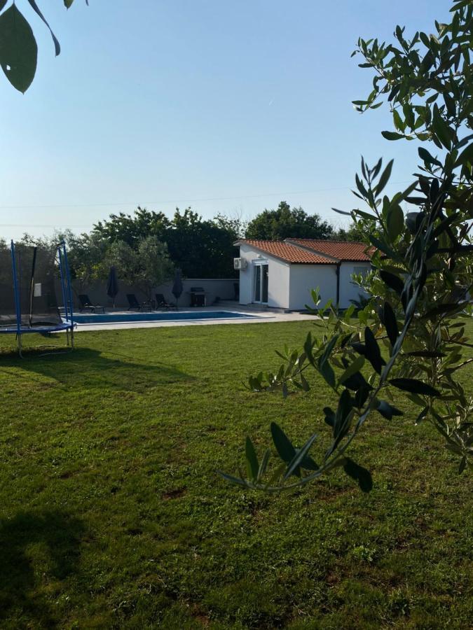 Kuca Za Odmor Lilly Villa Pula Buitenkant foto
