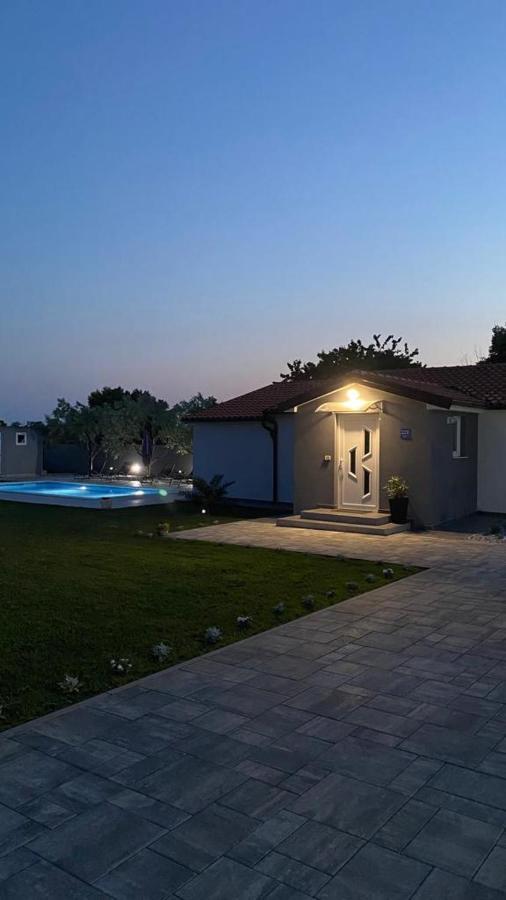 Kuca Za Odmor Lilly Villa Pula Buitenkant foto